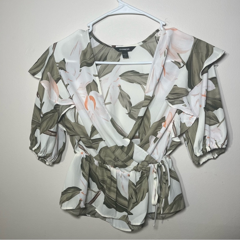Express Women's Floral Top XXS - Green and White